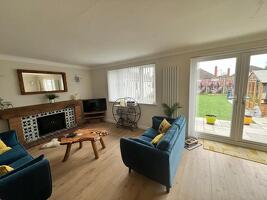 Picture #5 of Property #1044288441 in Broadway Lane, Throop, Bournemouth BH8 0AG