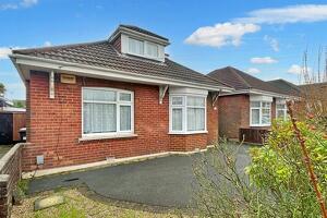 Picture #19 of Property #1045002441 in Wallisdown BH10 4DW