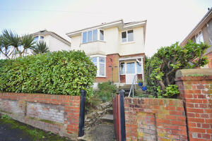 Picture #0 of Property #1070164341 in Arcadia Avenue, Bournemouth BH8 9ER