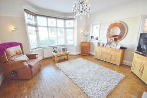 Picture #1 of Property #1070164341 in Arcadia Avenue, Bournemouth BH8 9ER