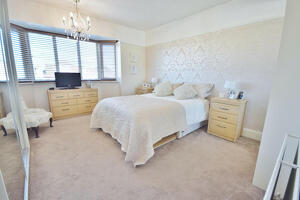 Picture #12 of Property #1070164341 in Arcadia Avenue, Bournemouth BH8 9ER