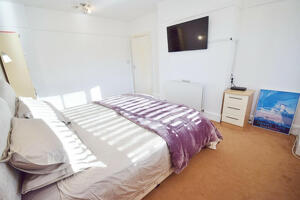 Picture #16 of Property #1070164341 in Arcadia Avenue, Bournemouth BH8 9ER