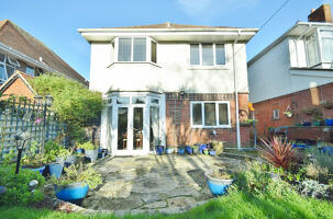 Picture #24 of Property #1070164341 in Arcadia Avenue, Bournemouth BH8 9ER