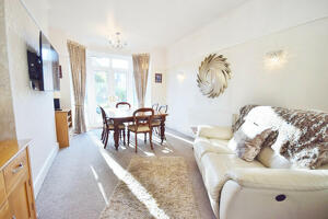 Picture #6 of Property #1070164341 in Arcadia Avenue, Bournemouth BH8 9ER