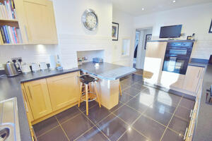 Picture #9 of Property #1070164341 in Arcadia Avenue, Bournemouth BH8 9ER