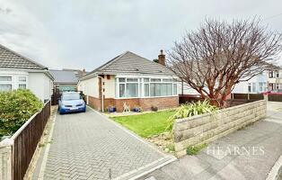 Picture #0 of Property #1074404541 in Parham Road, Bournemouth BH10 4BB