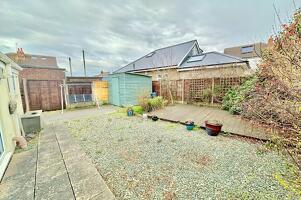 Picture #2 of Property #1074404541 in Parham Road, Bournemouth BH10 4BB