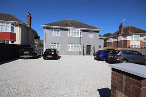 Picture #1 of Property #1076887341 in New Road, Bournemouth BH10 7DP
