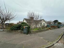Picture #12 of Property #1086457341 in Mill Road South, Bournemouth BH8 0DR
