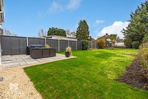 Picture #8 of Property #1123269441 in Headswell Crescent, Redhill BH10 6LJ