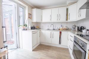 Picture #5 of Property #1131070041 in Holdenhurst Avenue, Bournemouth BH7 6RF