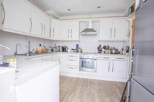 Picture #6 of Property #1131070041 in Holdenhurst Avenue, Bournemouth BH7 6RF