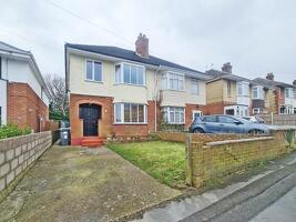 Picture #0 of Property #1163336541 in Glenville Road, Ensbury Park, Bournemouth BH10 5DD