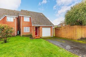 Picture #0 of Property #1373642541 in Springbank Road, Bournemouth BH7 7EN