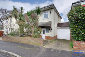 Picture #0 of Property #1380140541 in Heather Road,  Bournemouth BH10 5EE