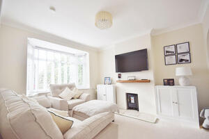 Picture #1 of Property #1466903541 in Western Avenue, Bournemouth BH10 6HN