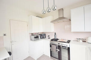 Picture #8 of Property #1466903541 in Western Avenue, Bournemouth BH10 6HN