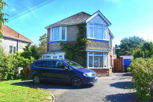 Picture #0 of Property #1576625931 in Charminster Road, Bournemouth BH8 9SJ