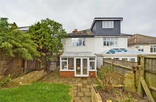Picture #18 of Property #1580653341 in Christchurch Road, Boscombe East, Bournemouth BH7 6BD