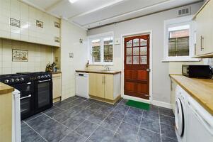 Picture #6 of Property #1580653341 in Christchurch Road, Boscombe East, Bournemouth BH7 6BD