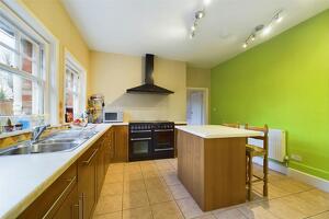Picture #8 of Property #1587944541 in St. Albans Avenue, Queens Park, Bournemouth BH8 9EG