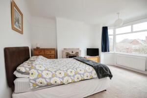 Picture #9 of Property #1601680641 in Redhill Drive, Bournemouth BH10 6AG
