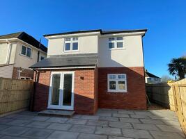 Picture #0 of Property #1615051341 in BH10 LEYBOURNE AVENUE, Hillview School Catchment BH10 6HF