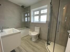 Picture #12 of Property #1615051341 in BH10 LEYBOURNE AVENUE, Hillview School Catchment BH10 6HF