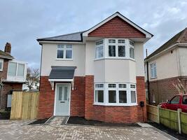 Picture #13 of Property #1615051341 in BH10 LEYBOURNE AVENUE, Hillview School Catchment BH10 6HF