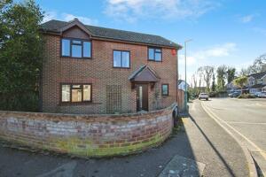Picture #16 of Property #1616310441 in Hartsbourne Drive, LITTLEDOWN, Bournemouth BH7 7JB