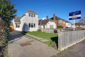Picture #0 of Property #1652025441 in Kinson Park Road, Bournemouth BH10 7HQ