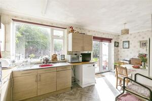 Picture #5 of Property #165524668 in Charminster Road, CHARMINSTER, Bournemouth BH8 9SJ