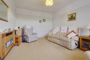 Picture #7 of Property #1659940341 in Kingsbere Avenue, Bournemouth BH10 4DL
