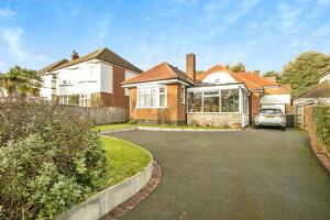 Picture #14 of Property #1662510441 in Strouden Avenue, Bournemouth BH8 9HX