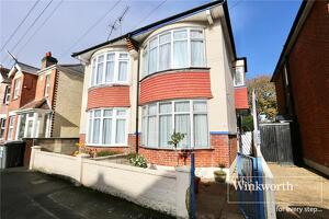 Picture #0 of Property #1673514141 in Leaphill Road, Bournemouth BH7 6LU