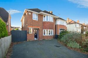Picture #0 of Property #1688887341 in Bradpole Road, Bournemouth BH8 9NY
