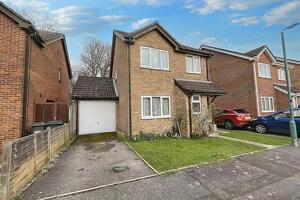 Picture #0 of Property #1695917541 in Castledean BH7 7JB