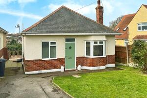 Picture #0 of Property #1699364541 in Hill View Road, BOURNEMOUTH BH10 5BL