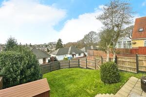 Picture #12 of Property #1699364541 in Hill View Road, BOURNEMOUTH BH10 5BL