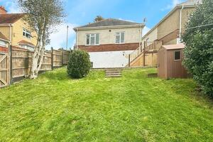 Picture #7 of Property #1699364541 in Hill View Road, BOURNEMOUTH BH10 5BL