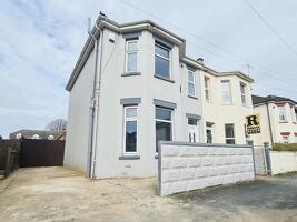 Picture #0 of Property #1742260641 in Capstone Road, Charminster, Bournemouth BH8 8RR