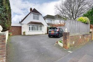 Picture #1 of Property #1757424441 in Castle Lane West, Bournemouth BH8 9UG