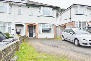 Picture #0 of Property #1766332341 in Christchurch Road, Bournemouth BH7 6BD