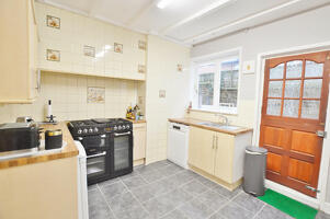 Picture #6 of Property #1766332341 in Christchurch Road, Bournemouth BH7 6BD