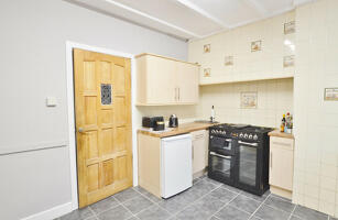 Picture #8 of Property #1766332341 in Christchurch Road, Bournemouth BH7 6BD