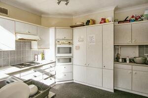 Picture #1 of Property #176841568 in Richmond Park Road, Bournemouth BH8 8TX