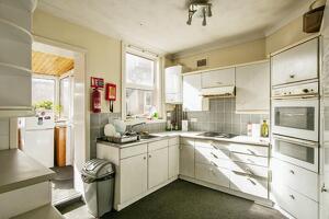 Picture #2 of Property #176841568 in Richmond Park Road, Bournemouth BH8 8TX