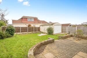 Picture #1 of Property #177055768 in Glamis Avenue, NORTHBOURNE, Bournemouth BH10 6DP