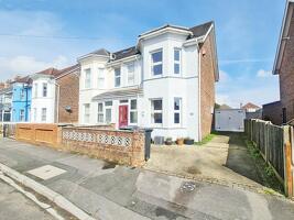Picture #0 of Property #1798441641 in Avon Road, Bournemouth BH8 8SF