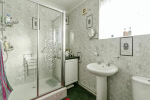 Picture #8 of Property #1872595341 in Columbia Trees Lane, Bournemouth BH10 4AZ